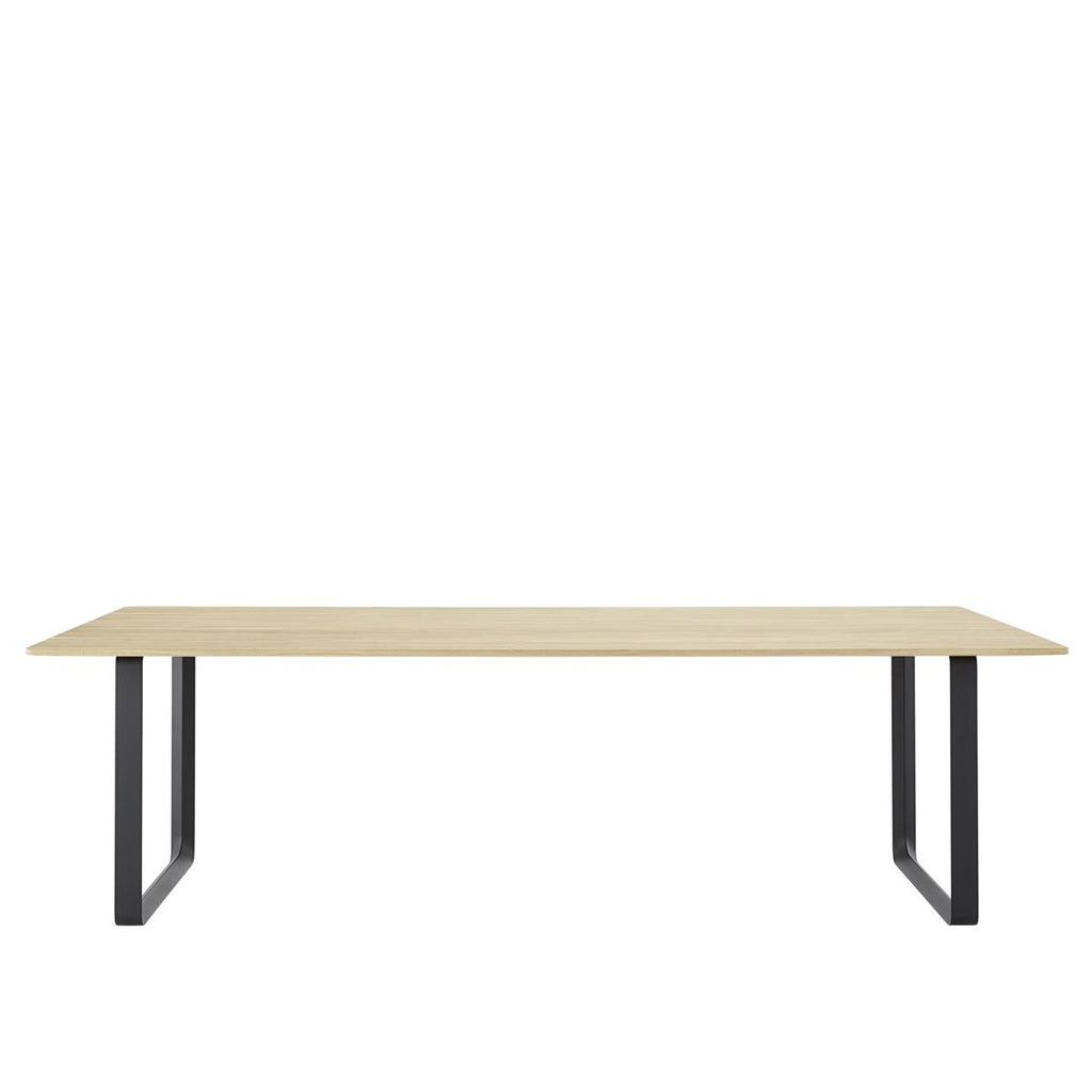 70/70 Table / 255 X 108 CM