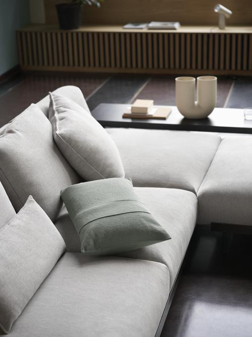 Layer Cushion / 40 x 60 CM