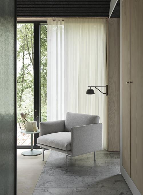 Outline Chair / Polished Aluminum Base