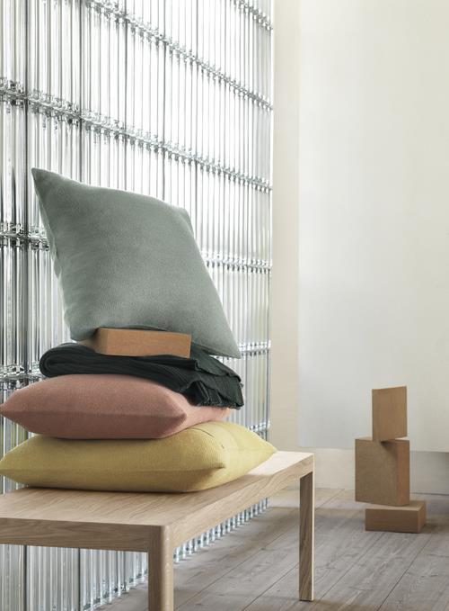 Layer Cushion / 50 x 50 CM