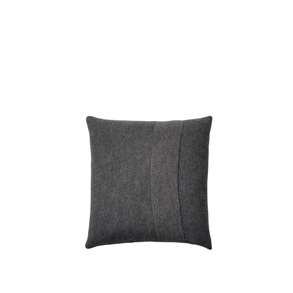 Layer Cushion / 50 x 50 CM
