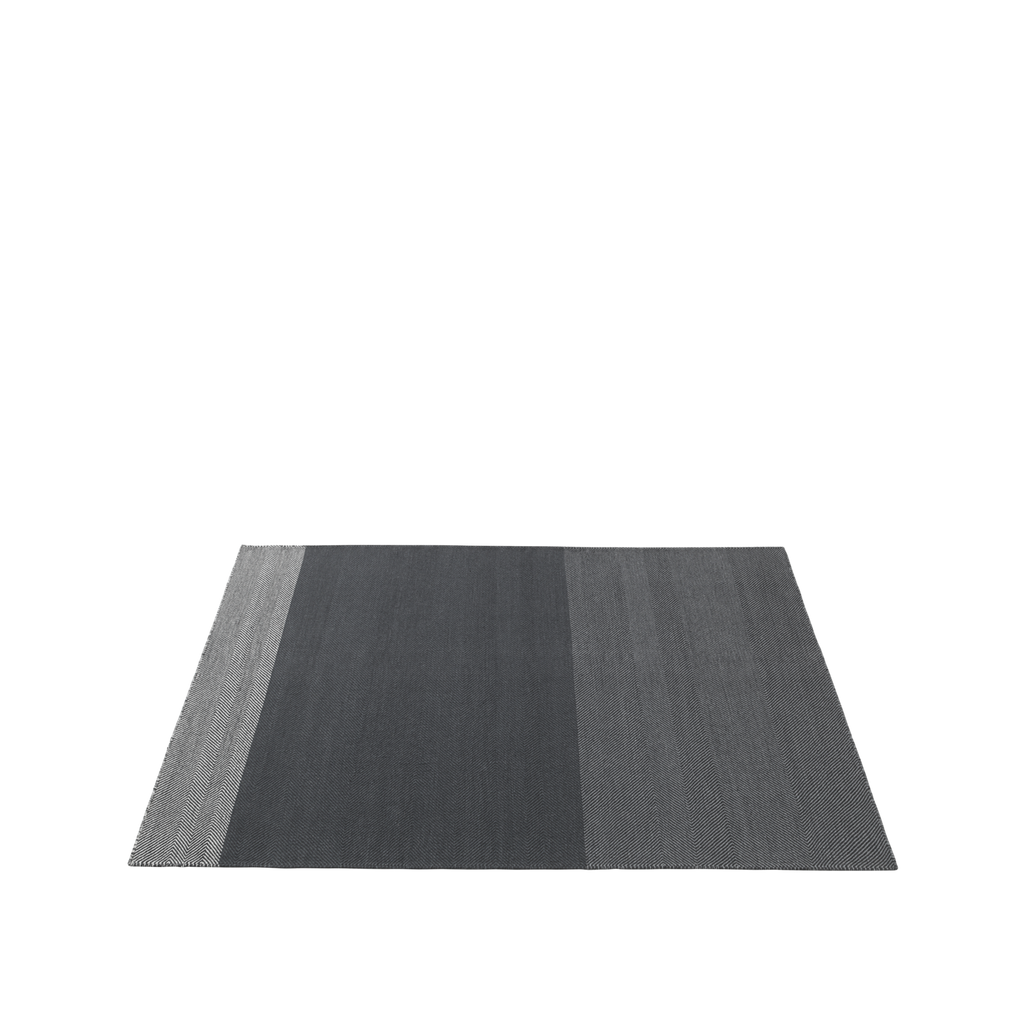 Varjo Rug / 170 x 240 CM