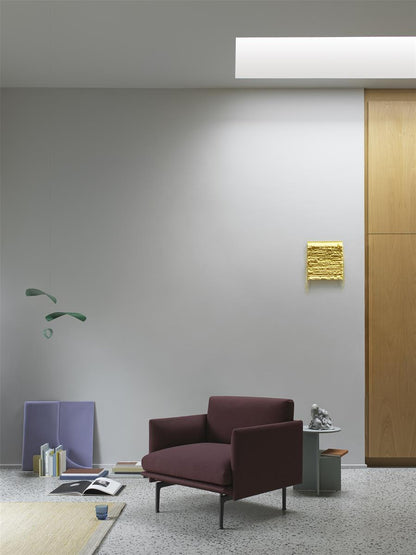 Outline Chair / Black Base