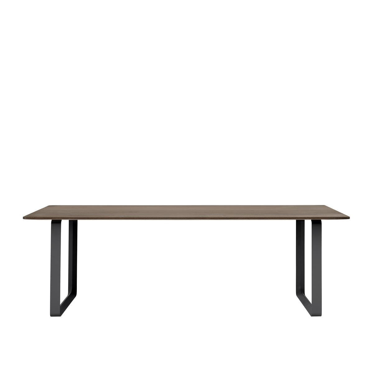 70/70 Table / 255 X 108 CM
