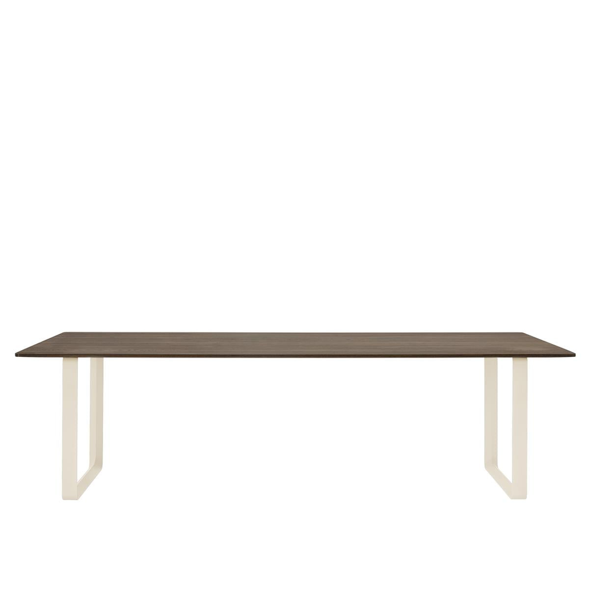 70/70 Table / 255 X 108 CM