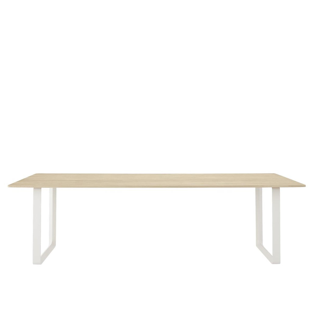 70/70 Table / 255 X 108 CM