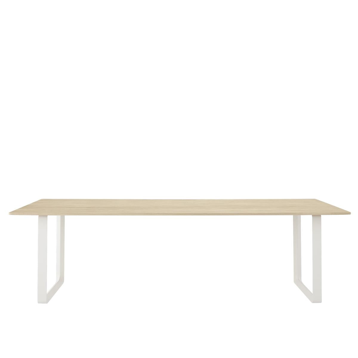 70/70 Table / 255 X 108 CM